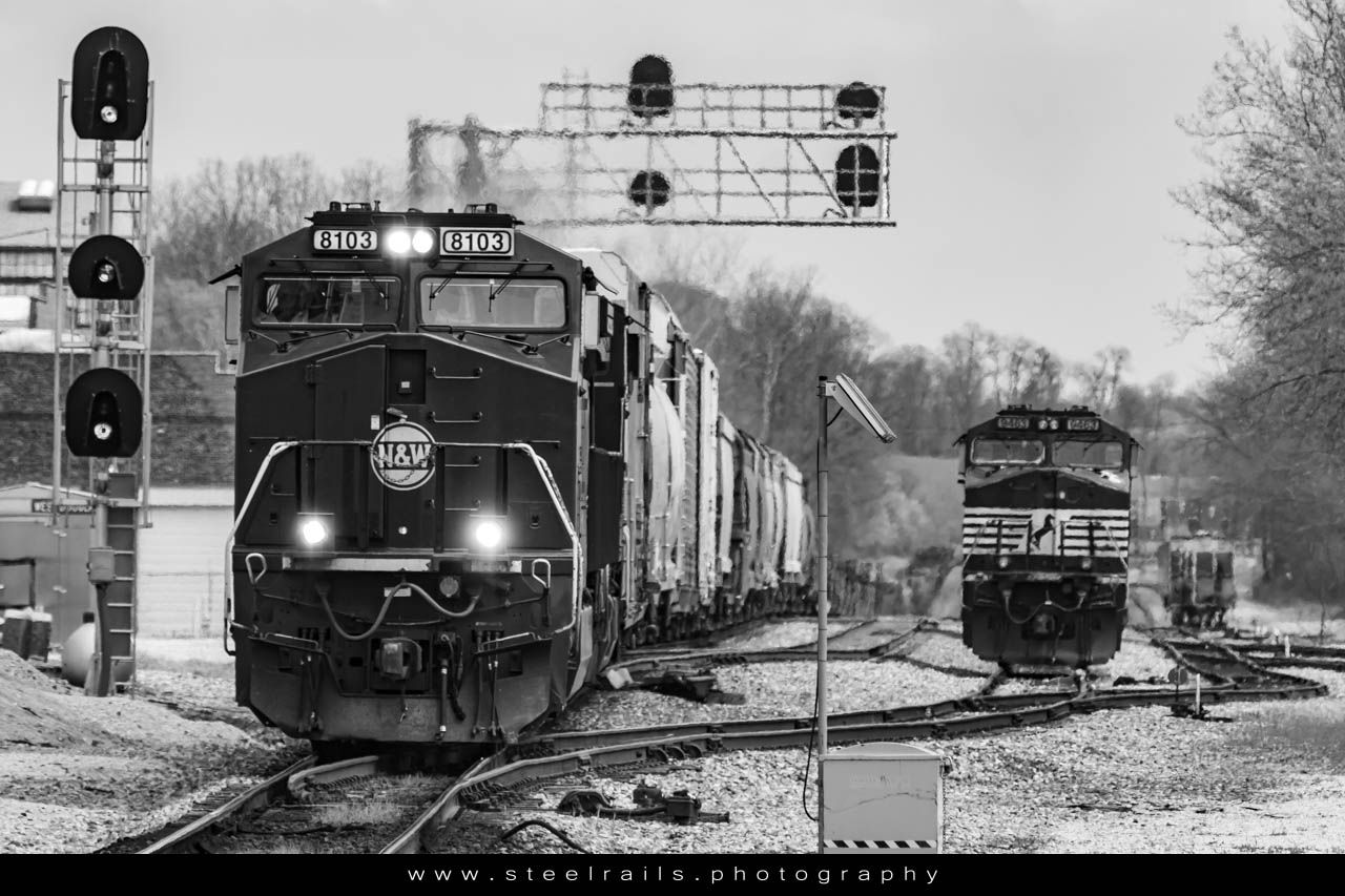 NS 8103 GE ES44AC