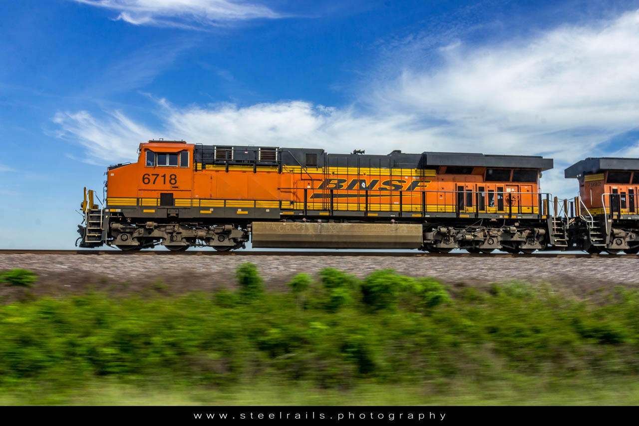 BNSF 6718 GE ES44C4