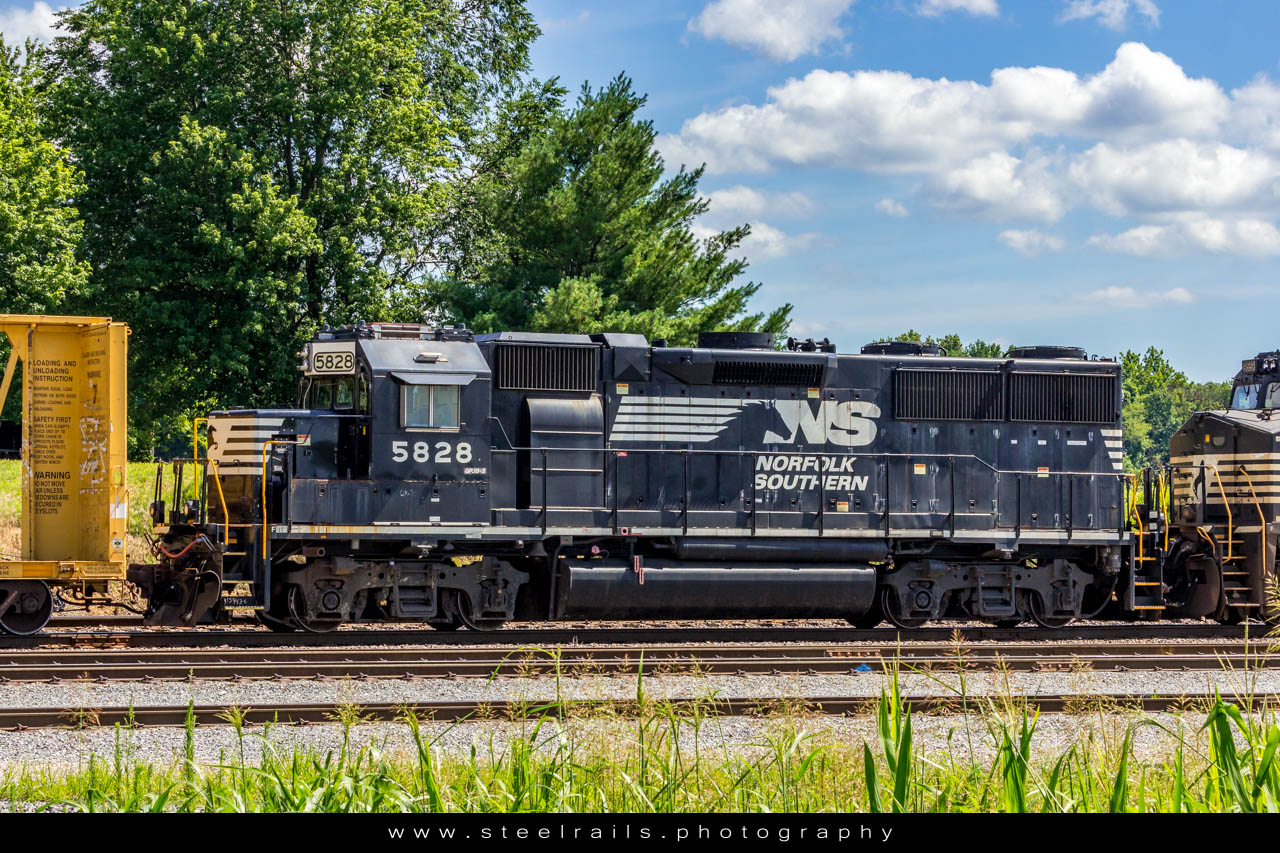 NS 5828 EMD GP38-2