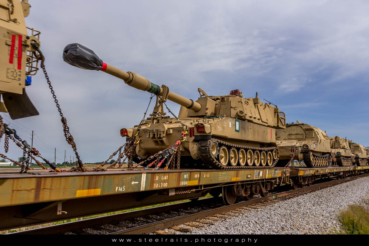 Military train W895