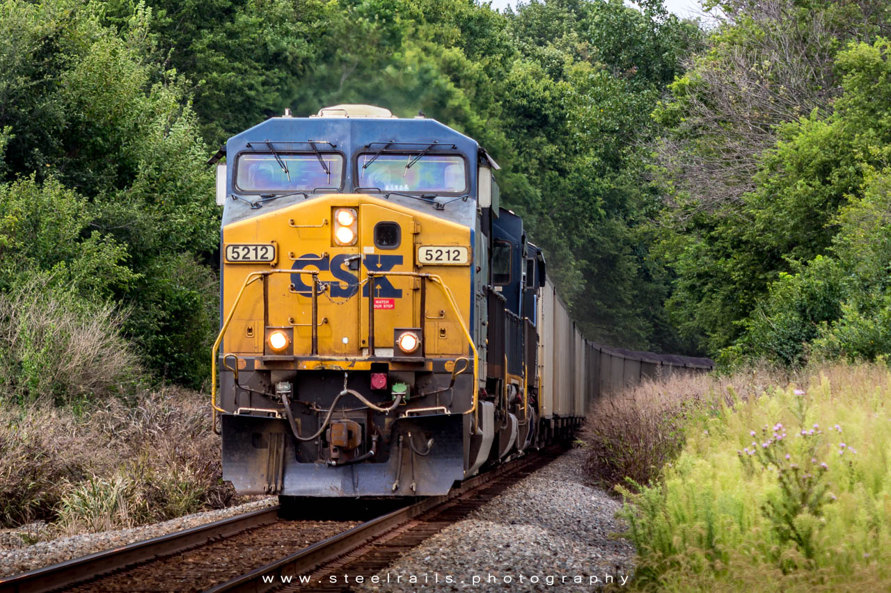 CSXT 5212 GE ES44DC