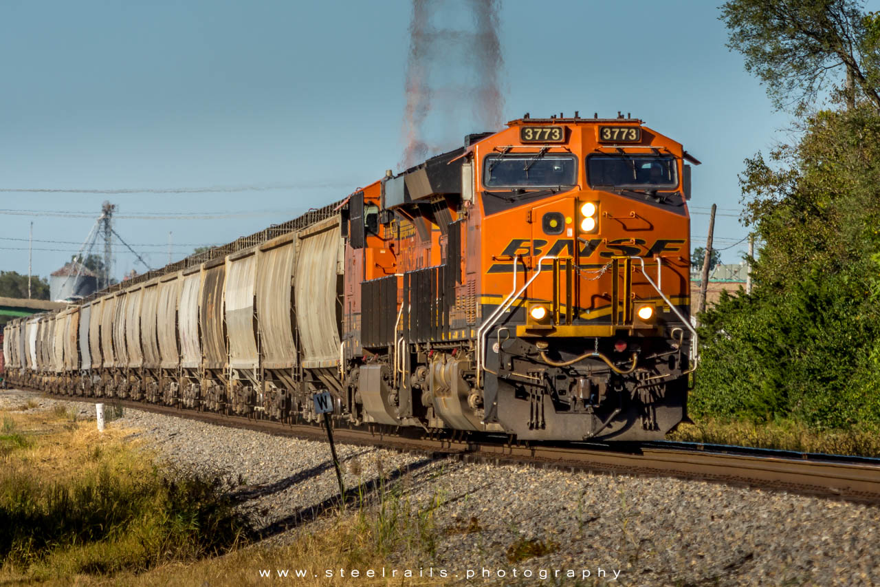 BNSF 3773 GE ET44C4