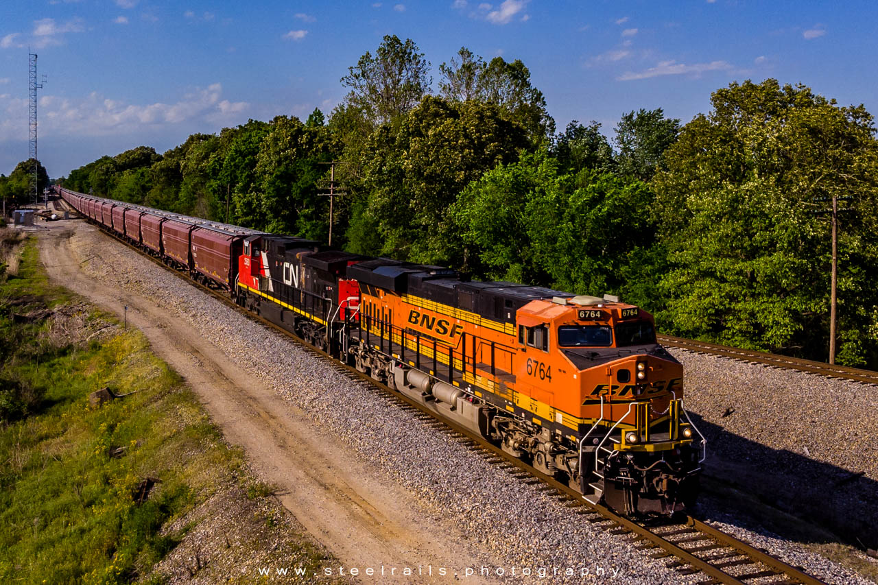 BNSF 6764 GE ES44C4