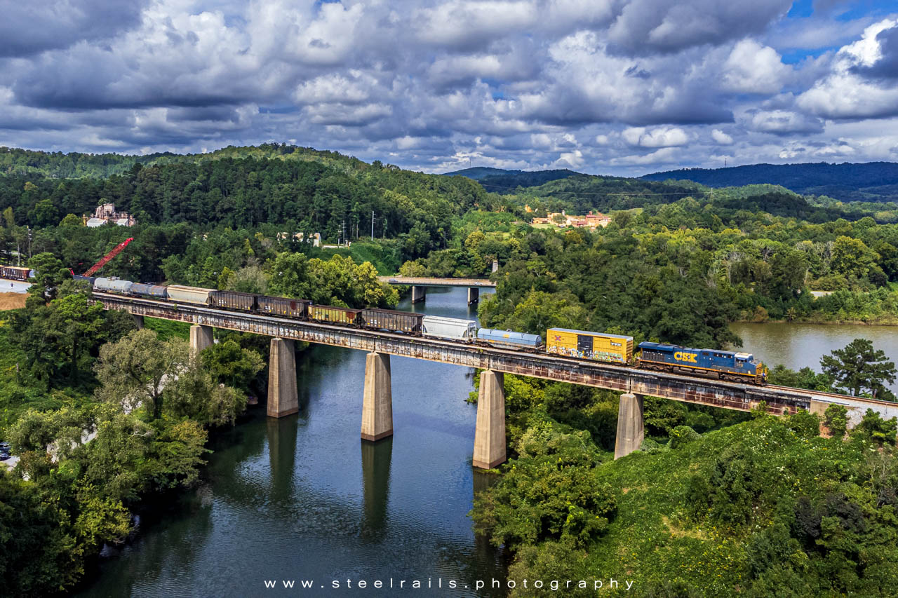 CSXT 725 GE ES44AC-H