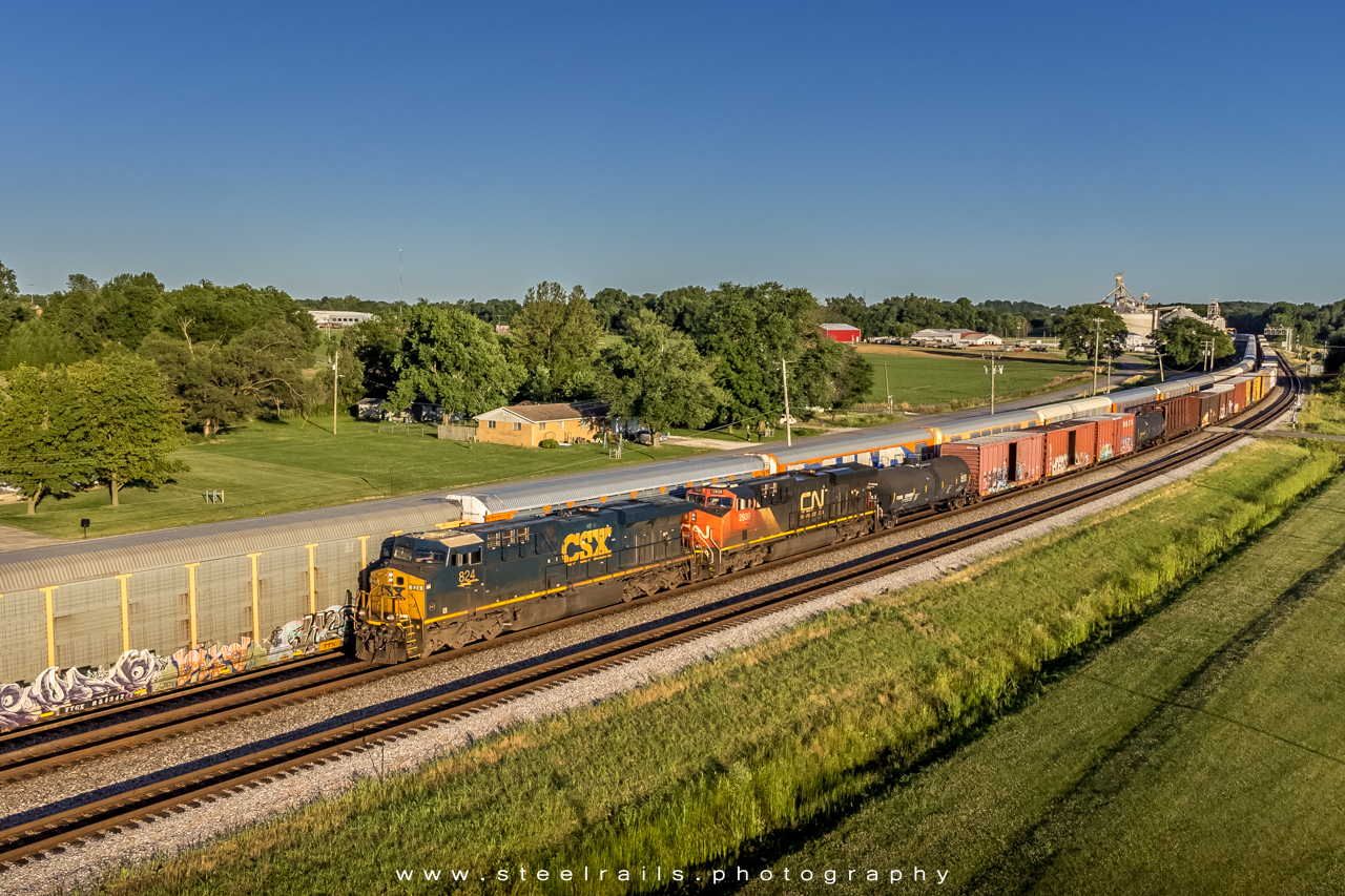 CSXT 824 GE ES44AH
